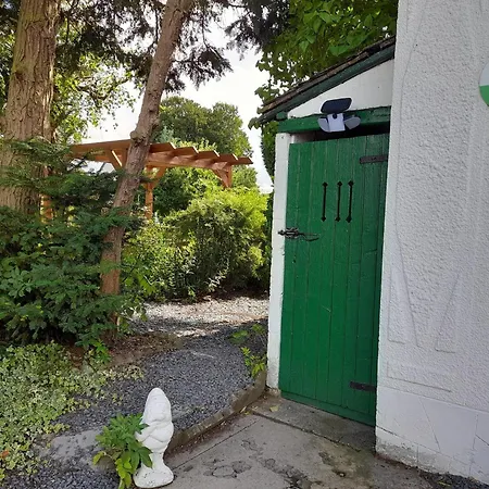Beautiful And Authentic Cottage, Cleaning Included Дом отдыха *